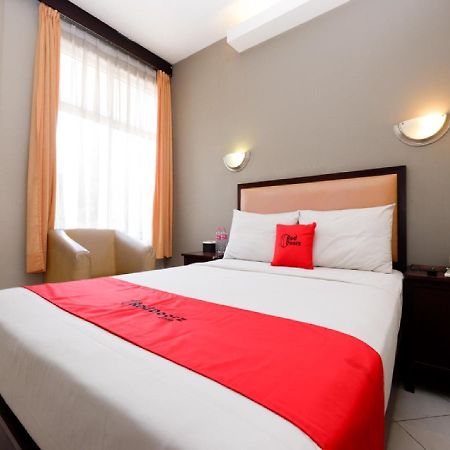 RedDoorz Plus @ Singosari Raya Semarang Exterior foto