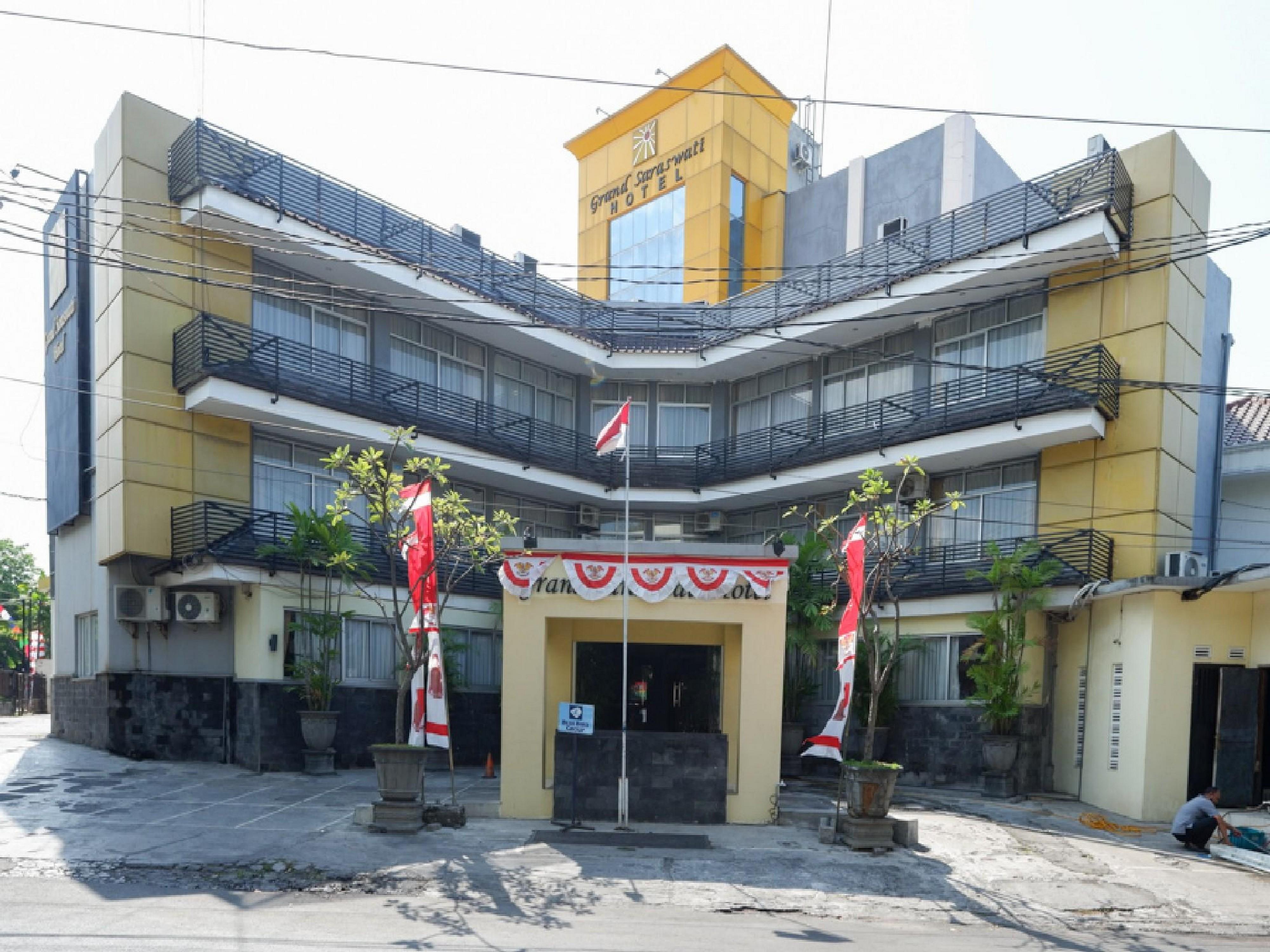 RedDoorz Plus @ Singosari Raya Semarang Exterior foto