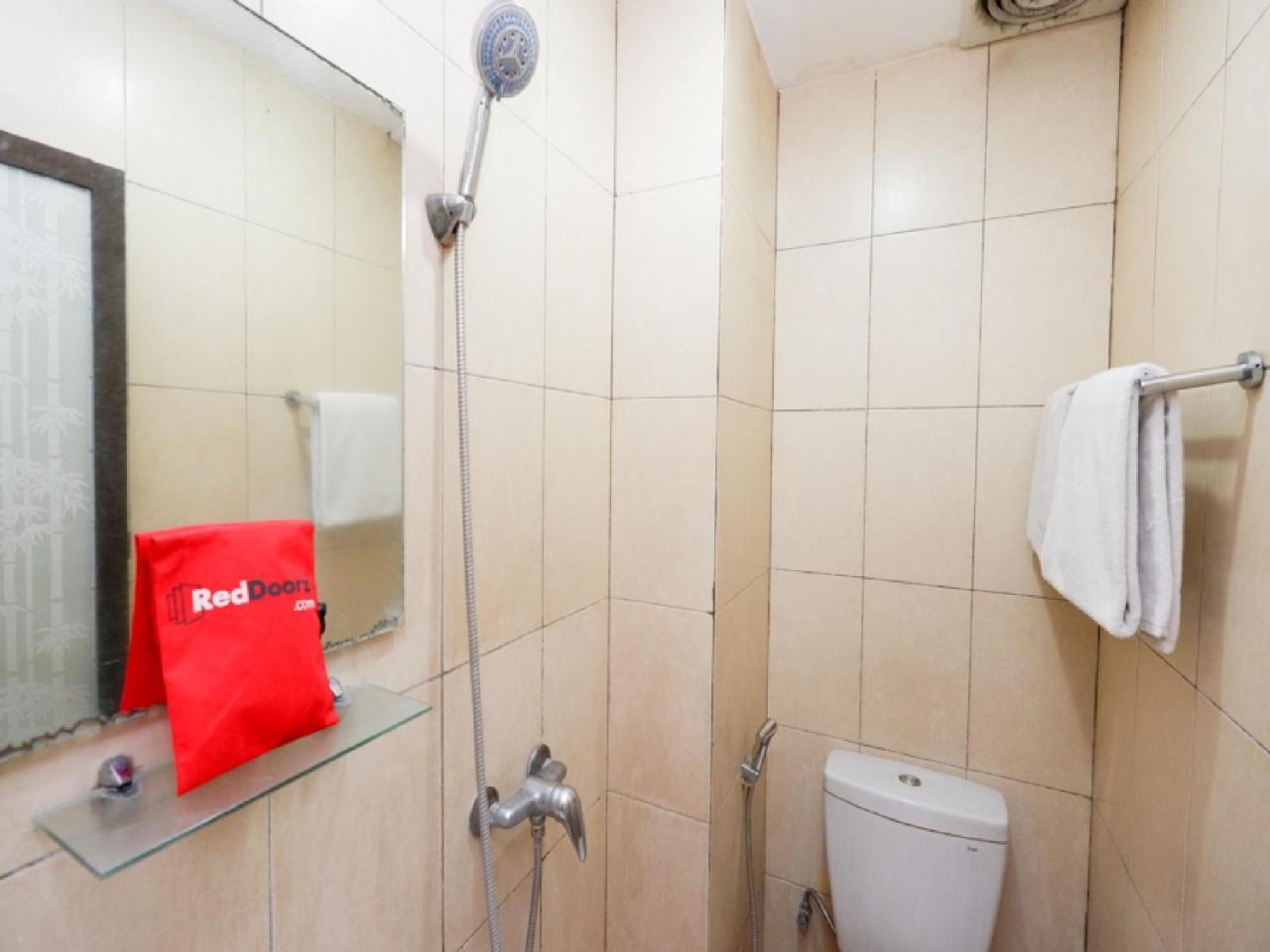RedDoorz Plus @ Singosari Raya Semarang Exterior foto