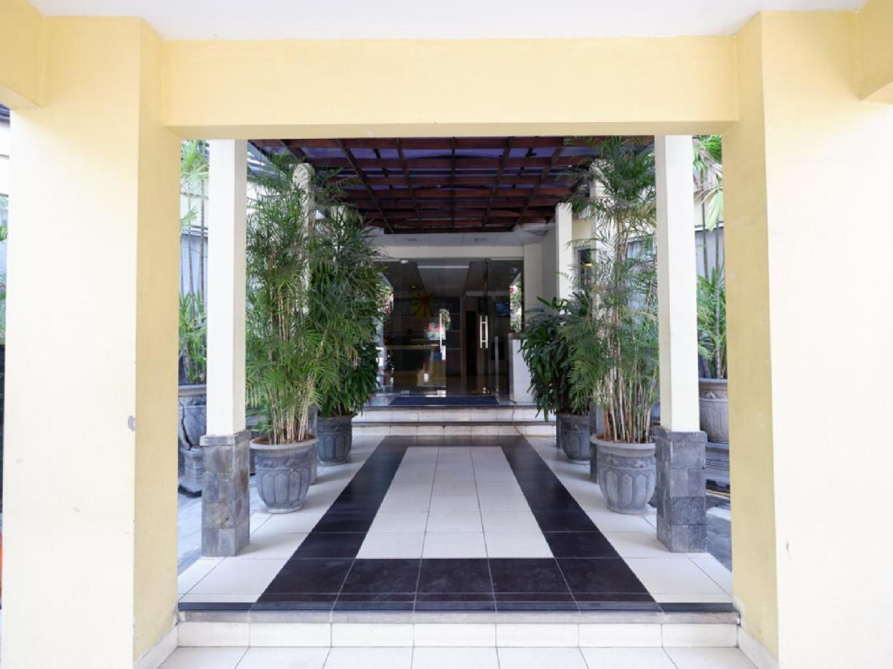 RedDoorz Plus @ Singosari Raya Semarang Exterior foto